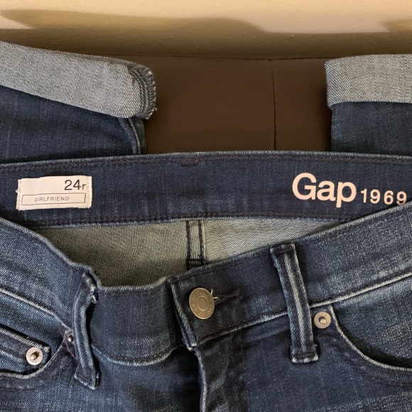 GAP Girlfriend Jeans - Picture 2 of 7